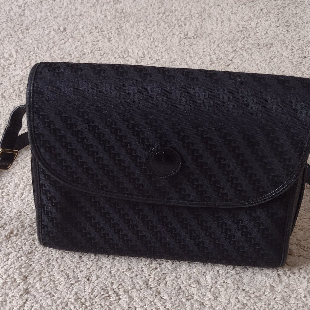 Gucci vintage cross body